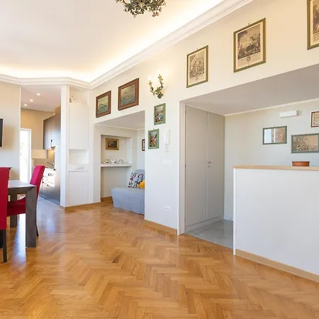 Appartement Argentina Penthouse By In Rome